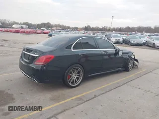 2016 Mercedes-Benz C 63 S AMG z VIN 55SWF8HB7GU163686, wystawiony jako IAAI lot #40884579 z przebiegiem Nie podano mil oraz . Historia ofert i sprzedaży dostępna na DreamBid. Obrazek 4.