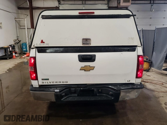 2011 Chevrolet Silverado 1500 LT with VIN 1GCRKSE09BZ235775, listed as a Copart auction lot 53559085 with 217,880 mi miles and Clean Title. Bid and sale history available at DreamBid. Image 6.