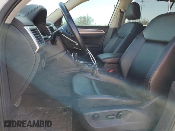 2018 Volkswagen Atlas SE z VIN 1V2PR2CA4JC517935, wystawiony jako Copart lot #49287465 z przebiegiem 88 907 mil mil oraz Szkoda całkowita • Salvage title. Historia ofert i sprzedaży dostępna na DreamBid. Obrazek 7.
