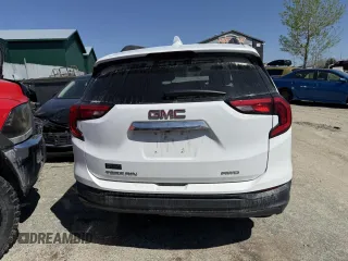 2020 GMC Terrain SLE z VIN 3GKALTEV6LL119894, wystawiony jako Copart lot #57132205 z przebiegiem Nie podano mil oraz Szkoda całkowita • Salvage title. Historia ofert i sprzedaży dostępna na DreamBid. Obrazek 6.