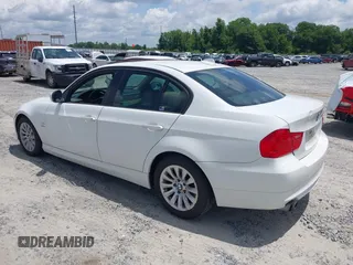 2009 BMW 3 Series 328i xDrive z VIN WBAPK53509A513170, wystawiony jako IAAI lot #42378731 z przebiegiem 194 493 mil mil oraz . Historia ofert i sprzedaży dostępna na DreamBid. Obrazek 3.
