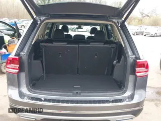 2018 Volkswagen Atlas SEL Premium with VIN 1V2NR2CA2JC592186, listed as a IAAI auction lot 41923620 with 108,162 mi miles and . Bid and sale history available at DreamBid. Image 17.