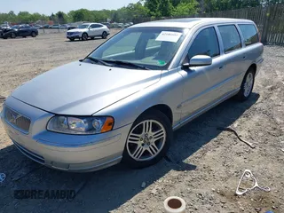 2006 Volvo V70 2.5L Turbo with VIN YV1SW592062557300, listed as a IAAI auction lot 42186688 with 206,502 mi miles and . Bid and sale history available at DreamBid. Image 2.