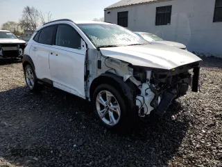 2022 Hyundai Kona SEL with VIN KM8K6CAB8NU849362, listed as a Copart auction lot 49038245 with 39,618 mi miles and Salvage Title. Bid and sale history available at carsss.com. Image 4.
