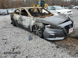 2020 Nissan Altima SR with VIN 1N4AL4CV7LC114144, listed as a Copart auction lot 46984015 with Not Provided miles and Salvage Title. Bid and sale history available at carsss.com. Image 4.