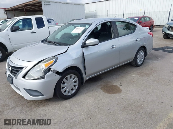 2015 Nissan Versa SV with VIN 3N1CN7AP0FL829247, listed as a IAAI auction lot 42068439 with 177,040 mi miles. Bid and sale history available at carsss.com. Image 2.
