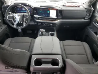 2024 Chevrolet Silverado 1500 LT with VIN 1GCUDDE82RZ256810, listed as a Copart auction lot 86502814 with 9,224 mi miles and Salvage Title. Bid and sale history available at carsss.com. Image 8.