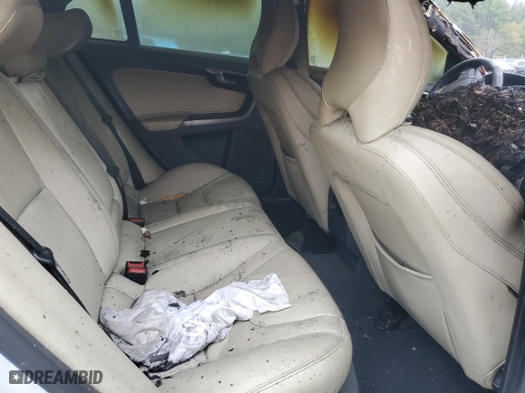 2017 Volvo S60 Dynamic with VIN YV126MFL7H2436435, listed as a Copart auction lot 84264204 with 0 mi miles and Salvage Title. Bid and sale history available at carsss.com. Image 10.