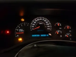 2004 Chevrolet Avalanche Z71 with VIN 3GNEK12T44G325062, listed as a Copart auction lot 52823975 with 202,989 mi miles and Salvage Title. Bid and sale history available at DreamBid. Image 9.