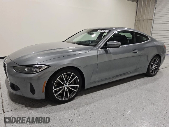2024 BMW 4 Series 430i z VIN WBA53AP01RCR82185, wystawiony jako Copart lot #55703945 z przebiegiem 24 906 mil mil oraz Czysty tytuł • Clean title. Historia ofert i sprzedaży dostępna na DreamBid. Obrazek 1.