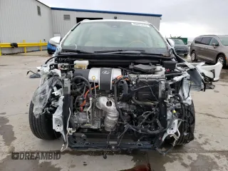 2019 Lexus RX with VIN JTJDGKCA3K2008420, listed as a Copart auction lot 40931373 with 27,500 mi miles. Bid and sale history available at carsss.com. Image 5.