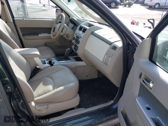 2010 Mercury Mariner z VIN 4M2CN9BG0AKJ25786, wystawiony jako IAAI lot #41650347 z przebiegiem 144 035 mil mil oraz . Historia ofert i sprzedaży dostępna na DreamBid. Obrazek 5.