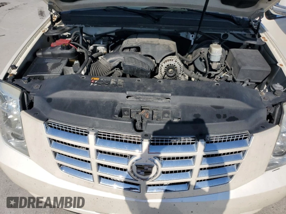 2011 Cadillac Escalade ESV Premium z VIN 1GYS3JEF2BR333246, wystawiony jako Copart lot #47197395 z przebiegiem 177 400 mil mil oraz Czysty tytuł • Clean title. Historia ofert i sprzedaży dostępna na DreamBid. Obrazek 12.