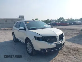 2012 Lincoln MKX z VIN 2LMDJ6JK6CBL11503, wystawiony jako IAAI lot #42418489 z przebiegiem 85 886 mil mil oraz . Historia ofert i sprzedaży dostępna na DreamBid. Obrazek 1.