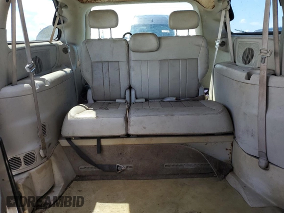 2006 Chrysler Town & Country LWB Touring with VIN 2A8GP54LX6R916753, listed as a Copart auction lot 84253744 with 204,621 mi miles and Non Repairable. Bid and sale history available at carsss.com. Image 10.