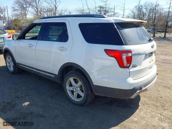 2017 Ford Explorer XLT with VIN 1FM5K8DH3HGA53417, listed as a IAAI auction lot 41997019 with 155,139 mi miles. Bid and sale history available at carsss.com. Image 3.