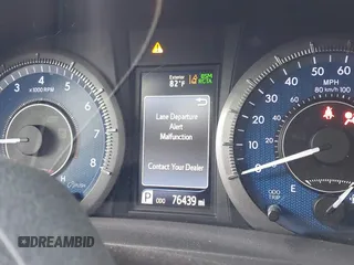 2018 Toyota Sienna XLE Auto Access Seat with VIN 5TDYZ3DC4JS941562, listed as a IAAI auction lot 41569858 with 76,439 mi miles. Bid and sale history available at carsss.com. Image 15.