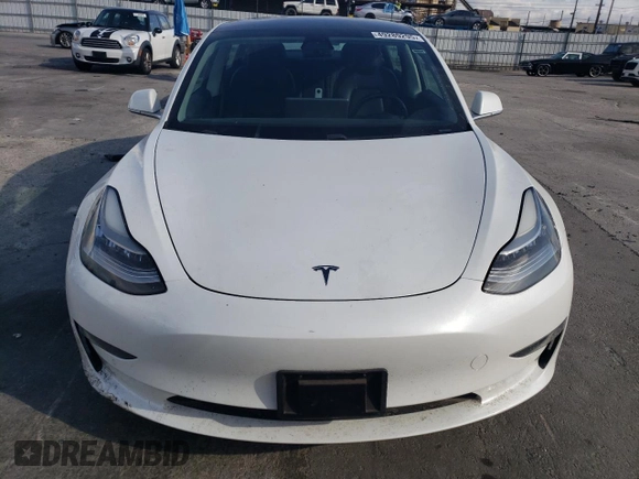 2019 Tesla Model 3 Mid Range with VIN 5YJ3E1EA5KF485116, listed as a Copart auction lot 49289295 with 39,911 mi miles and Salvage Title. Bid and sale history available at DreamBid. Image 5.
