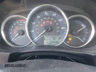 2015 Toyota Corolla L z VIN 5YFBURHE3FP271683, wystawiony jako IAAI lot #37424533 z przebiegiem 153 438 mil mil oraz . Historia ofert i sprzedaży dostępna na DreamBid. Obrazek 7.