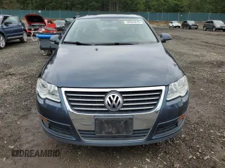 2008 Volkswagen Passat 2.0T z VIN WVWEK73CX8E205869, wystawiony jako Copart lot #46004675 z przebiegiem 110 945 mil mil oraz Tytuł czysty. Historia ofert i sprzedaży dostępna na DreamBid. Obrazek 5.