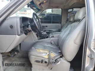 2006 Chevrolet Suburban LS with VIN 1GNEC16Z06J163346, listed as a Copart auction lot 88907595 with 191,945 mi miles and Salvage Title. Bid and sale history available at carsss.com. Image 7.