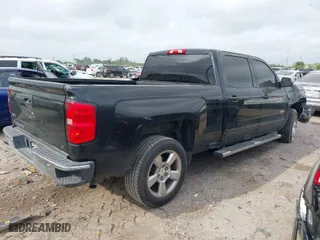 2018 Chevrolet Silverado 1500 LT with VIN 3GCPCREC5JG493118, listed as a IAAI auction lot 41942807 with 1 mi miles. Bid and sale history available at carsss.com. Image 4.