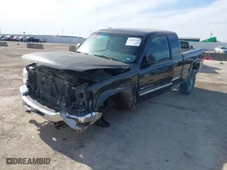 2004 GMC Sierra 2500HD SLT with VIN 1GTHK29UX4E331790, listed as a IAAI auction lot 41329365 with 214,721 mi miles. Bid and sale history available at carsss.com. Image 18.