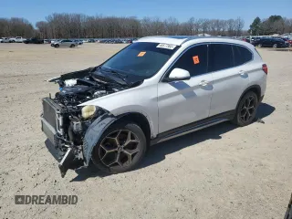 2018 BMW X1 xDrive28i with VIN WBXHT3C38J3H32142, listed as a Copart auction lot 48677365 with 0 mi miles and Clean Title. Bid and sale history available at carsss.com. Image 1.