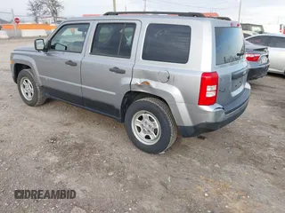 2017 Jeep Patriot Sport with VIN 1C4NJPBA4HD118509, listed as a IAAI auction lot 41610448 with 98,970 mi miles. Bid and sale history available at carsss.com. Image 3.