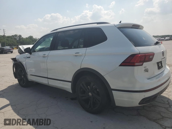 2023 Volkswagen Tiguan SE R-Line Black z VIN 3VVCB7AX0PM006045, wystawiony jako Copart lot #59591775 z przebiegiem 44 155 mil mil oraz Szkoda całkowita • Salvage title. Historia ofert i sprzedaży dostępna na DreamBid. Obrazek 2.