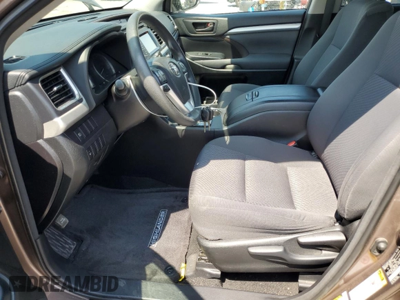 2017 Toyota Highlander LE z VIN 5TDZZRFH5HS228714, wystawiony jako Copart lot #65010265 z przebiegiem 115 953 mil mil oraz Szkoda całkowita • Salvage title. Historia ofert i sprzedaży dostępna na DreamBid. Obrazek 7.