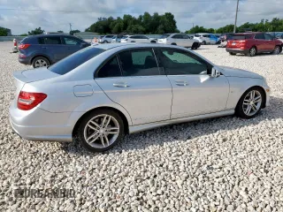 2012 Mercedes-Benz C 250 Sport z VIN WDDGF4HB5CR235008, wystawiony jako Copart lot #62409135 z przebiegiem 146 642 mil mil oraz Czysty tytuł • Clean title. Historia ofert i sprzedaży dostępna na DreamBid. Obrazek 3.