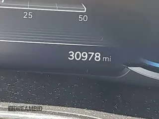 2022 Genesis GV70 2.5T с VIN KMUMADTB1NU044007, выставлен на аукционе IAAI как лот 42623087 с пробегом 30 978 миль миль и . История ставок и продаж доступна на DreamBid. Изображение 15.