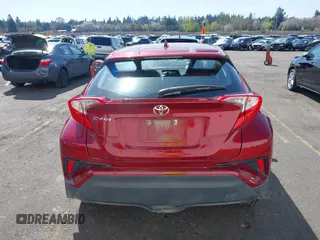 2018 Toyota C-HR XLE z VIN NMTKHMBX9JR023325, wystawiony jako IAAI lot #41926223 z przebiegiem 62 580 mil mil oraz . Historia ofert i sprzedaży dostępna na DreamBid. Obrazek 17.