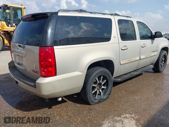2008 GMC Yukon XL SLT with VIN 1GKFC16058R104137, listed as a IAAI auction lot 42111628 with 285,985 mi miles. Bid and sale history available at carsss.com. Image 4.