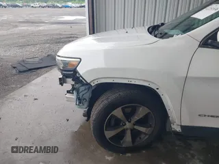 2019 Jeep Cherokee Limited with VIN 1C4PJMDXXKD198284, listed as a IAAI auction lot 42251536 with 191,977 mi miles and . Bid and sale history available at DreamBid. Image 6.