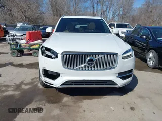 2017 Volvo XC90 Inscription with VIN YV4A22PL8H1166537, listed as a IAAI auction lot 41759108 with 171,106 mi miles. Bid and sale history available at carsss.com. Image 6.