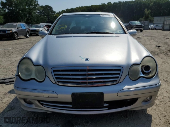 2005 Mercedes-Benz C 320 with VIN WDBRF64J95F557858, listed as a Copart auction lot 68310604 with 162,849 mi miles and Salvage Title. Bid and sale history available at DreamBid. Image 5.