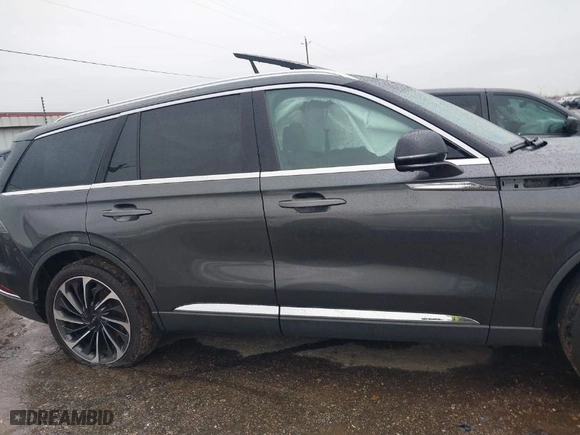 2020 Lincoln Aviator Reserve with VIN 5LM5J7XC4LGL32832, listed as a IAAI auction lot 41344225 with 1 mi miles. Bid and sale history available at carsss.com. Image 13.