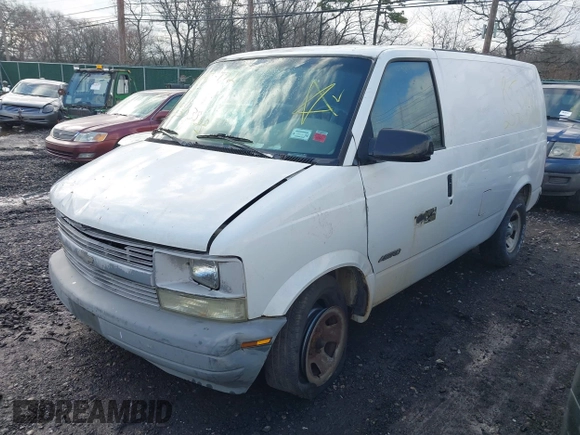 2002 Chevrolet Astro Cargo with VIN 1GCDM19X52B148289, listed as a IAAI auction lot 41975772 with Not Provided miles. Bid and sale history available at carsss.com. Image 2.