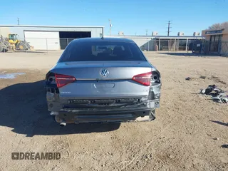 2017 Volkswagen Passat S z VIN 1VWAT7A39HC071640, wystawiony jako IAAI lot #41686081 z przebiegiem 136 638 mil mil oraz . Historia ofert i sprzedaży dostępna na DreamBid. Obrazek 17.