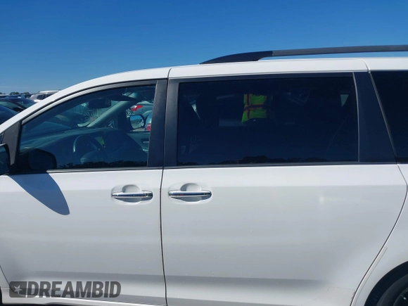 2015 Toyota Sienna SE with VIN 5TDXK3DC4FS658148, listed as a IAAI auction lot 41601341 with 110,329 mi miles. Bid and sale history available at carsss.com. Image 14.