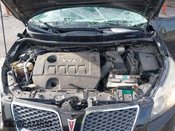 2010 Pontiac Vibe 1SA z VIN 5Y2SP6E80AZ417279, wystawiony jako IAAI lot #41029040 z przebiegiem 150 087 mil mil oraz . Historia ofert i sprzedaży dostępna na DreamBid. Obrazek 10.