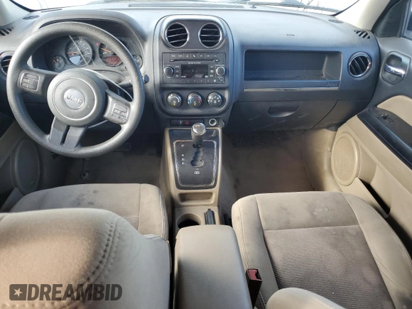 2017 Jeep Patriot Sport z VIN 1C4NJPBA5HD115599, wystawiony jako Copart lot #54739995 z przebiegiem 153 509 mil mil oraz Szkoda całkowita • Salvage title. Historia ofert i sprzedaży dostępna na DreamBid. Obrazek 8.