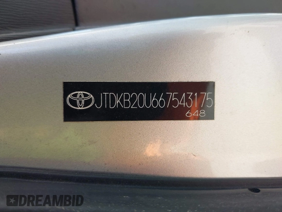 2006 Toyota Prius z VIN JTDKB20U667543175, wystawiony jako IAAI lot #42313159 z przebiegiem 277 637 mil mil oraz . Historia ofert i sprzedaży dostępna na DreamBid. Obrazek 12.