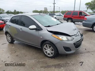 2013 Mazda Mazda2 Sport with VIN JM1DE1KY6D0170767, listed as a IAAI auction lot 41761689 with 142,743 mi miles. Bid and sale history available at carsss.com. Image 1.