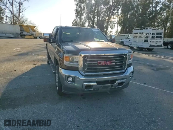 2016 GMC Sierra 2500HD SLT z VIN 1GT12TE80GF160336, wystawiony jako Copart lot #45910795 z przebiegiem 124 655 mil mil oraz Szkoda całkowita • Salvage title. Historia ofert i sprzedaży dostępna na DreamBid. Obrazek 10.