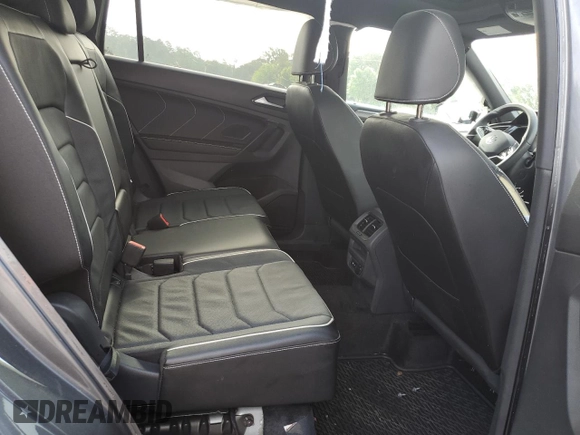 2024 Volkswagen Tiguan SEL R-Line z VIN 3VV4B7AX4RM079457, wystawiony jako Copart lot #54338975 z przebiegiem 10 540 mil mil oraz Szkoda całkowita • Salvage title. Historia ofert i sprzedaży dostępna na DreamBid. Obrazek 11.