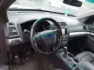 2016 Ford Explorer XLT z VIN 1FM5K8DH9GGC63843, wystawiony jako IAAI lot #42364133 z przebiegiem Nie podano mil oraz . Historia ofert i sprzedaży dostępna na DreamBid. Obrazek 17.