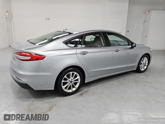 2020 Ford Fusion SE with VIN 3FA6P0H79LR129422, listed as a Copart auction lot 58748455 with 134,292 mi miles and Clean title. Bid and sale history available at DreamBid. Image 3.